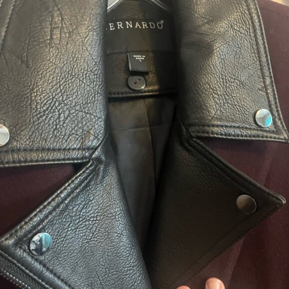 Bernardo burgundy wool coat with faux leather there removable collar ladies M - Picture 7 of 7